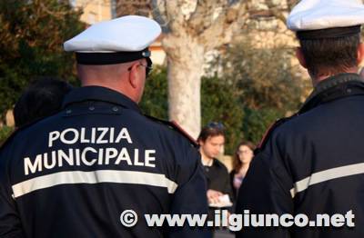 Alcol test a Follonica: il comune compra due etilometri, li userà la Municipale