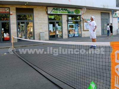 Tennis: giornata in piazza con Avis per favorire la donazione di sangue