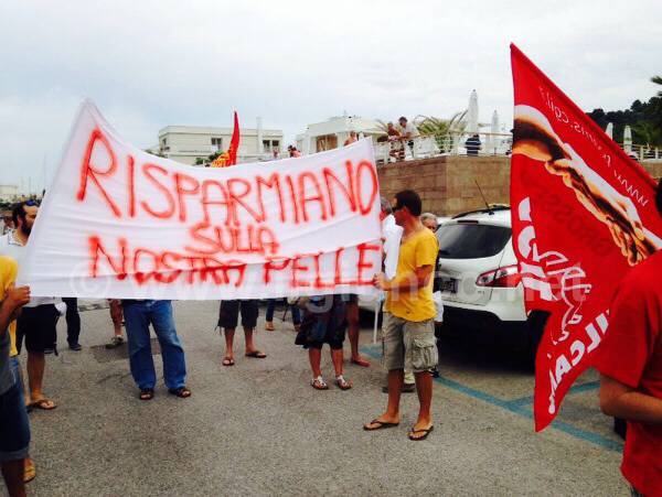 A rischio i lavoratori del Porto: la società vuole ridurre il personale. Sindacato «Scelta miope»