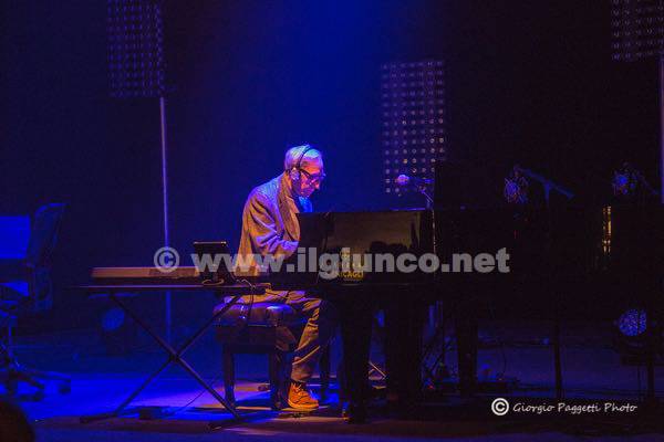 Battiato sul palcoscenico illumina la nuova Leopolda – FOTOBOOK