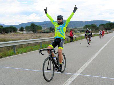 Ciclismo: D’Acuti centra la sprint vincente nel trofeo “Bastione Maiano”