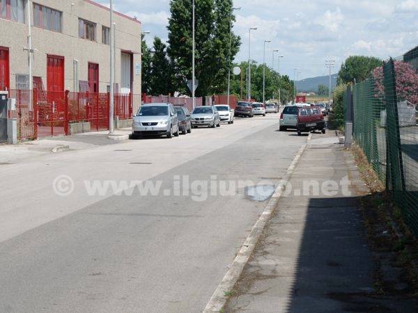 Colpo grosso nella notte in città: prima mangiano e poi svuotano il magazzino