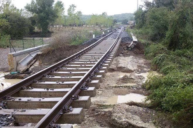 Chiusa per allagamento la tratta ferroviaria Grosseto-Siena