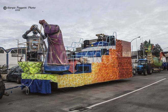 Anteprima carri carnevale follonica 2016