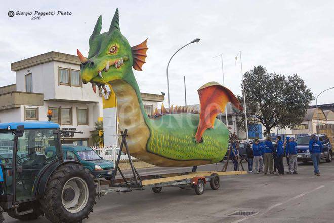 Anteprima carri carnevale follonica 2016