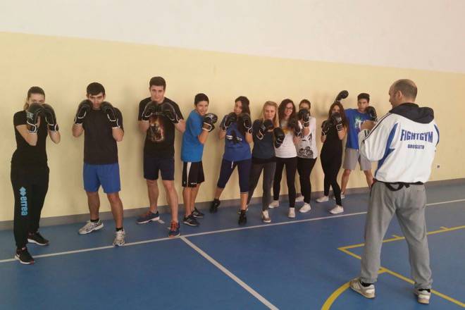 “Il pugilato a scuola”: gli studenti del Polo Bianciadi incontrano l’Italia Boxing Team