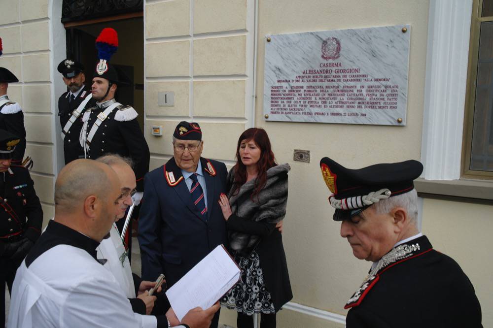 I Carabinieri rendono omaggio a Alessandro Giorgioni. «Un eroe dei nostri giorni»