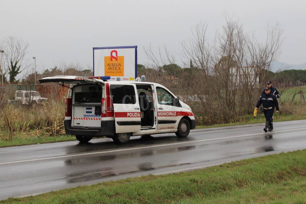 Incidente stradale alla rotatoria sulla strada delle Collacchie