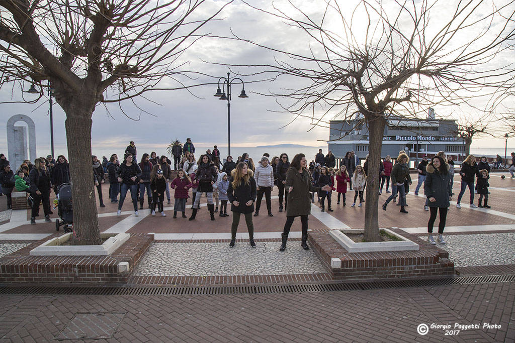 Senzuno Flash Mob 2017