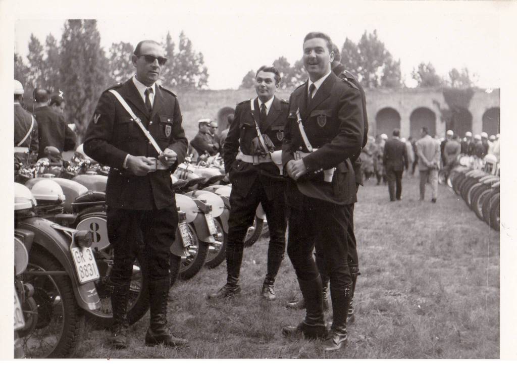 Vigili Urbani Gr (foto storico) 