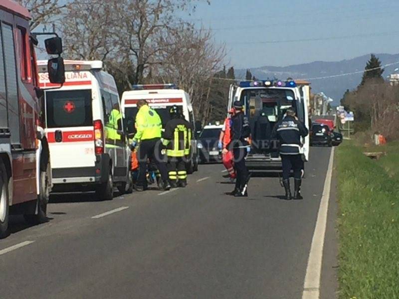 Camion ribaltato a Braccagni marzo 2017