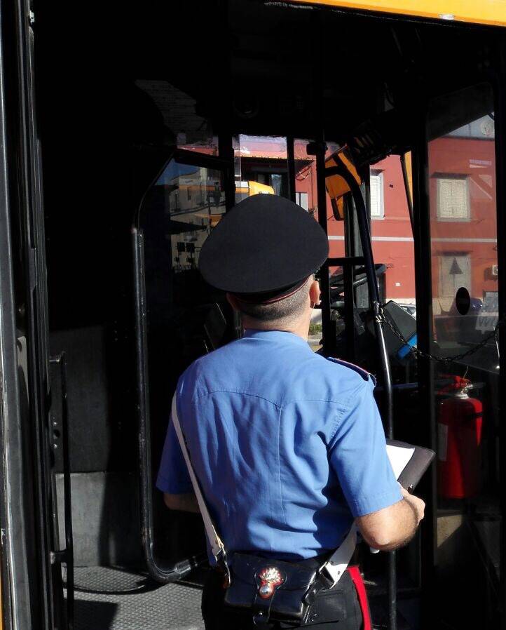 Potere al popolo: «La sicurezza si ha con più autobus, non con forze dell’ordine alle fermate»