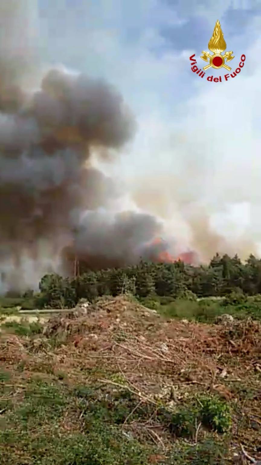 incendio piancastagnaio 9 luglio 2017 vigili del fuoco