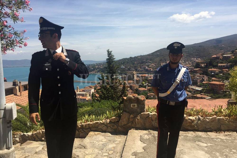 omicidio suicidio porto santo stefano 27 luglio 2017 comandante polizia municipale