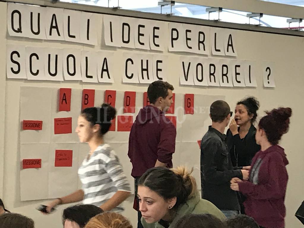 Il Liceo economico sociale Rosmini a lezione di cittadinanza