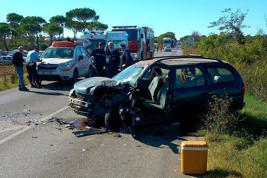 Incidente sull’Aurelia: due persone ferite. Una trasferita a Siena con Pegaso