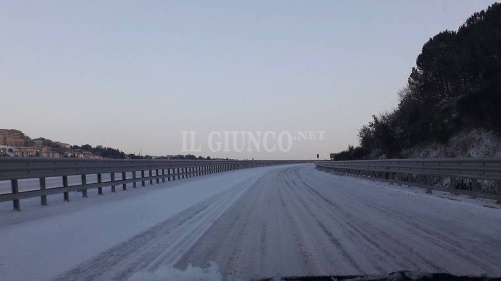 Ghiaccio sulle strade, la protesta: «Tre ore e mezzo per andare a Siena, siamo terzo mondo»