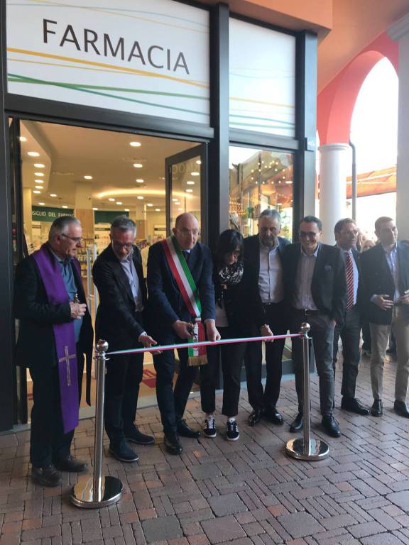 Al Valdichiana Outlet Village inaugurata la nuova Farmacia Comunale