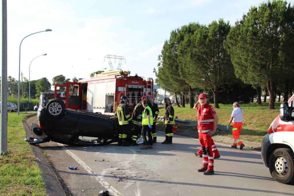 Auto si ribalta 2018