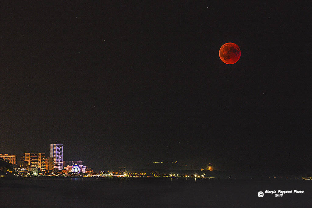 luna rossa