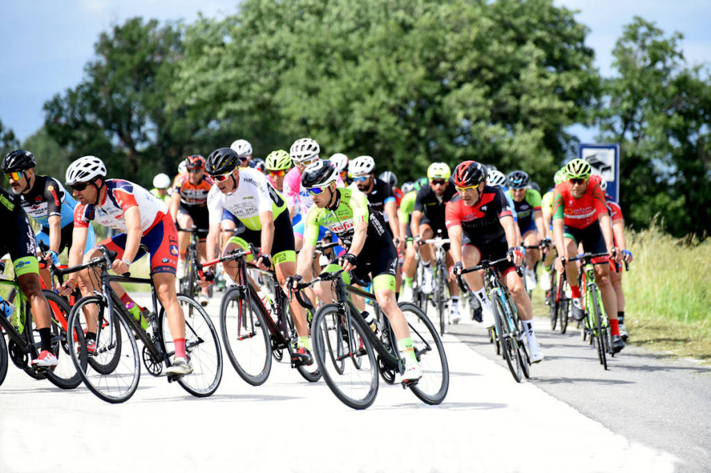 Ciclismo, Poker d’agosto fa tappa a Ribolla: in palio il Trofeo “Pozzo Camorra”