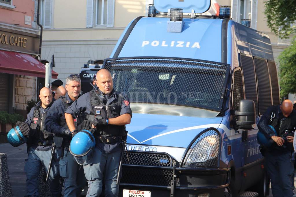 Manifestazione 8 settembre forze dell'ordine