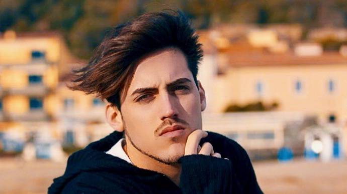 “Boy love trend”: dopo il singolo, arriva il nuovo videoclip di Andrea Riccio