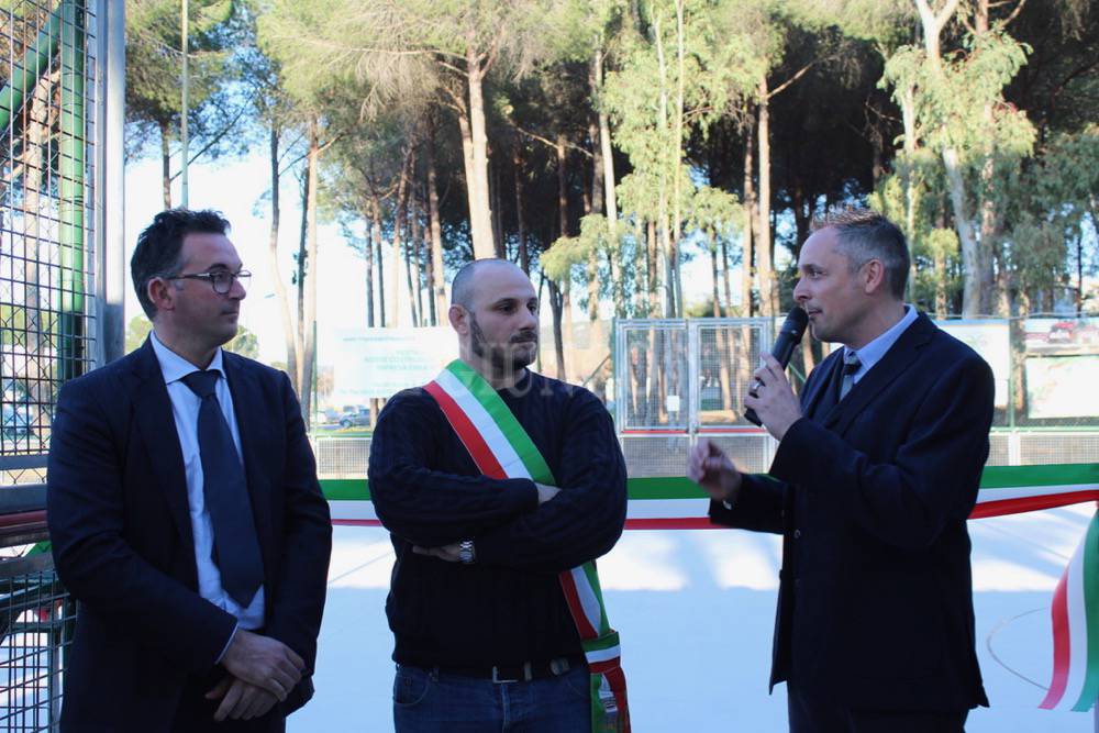 inaugurazione pista di pattinaggio