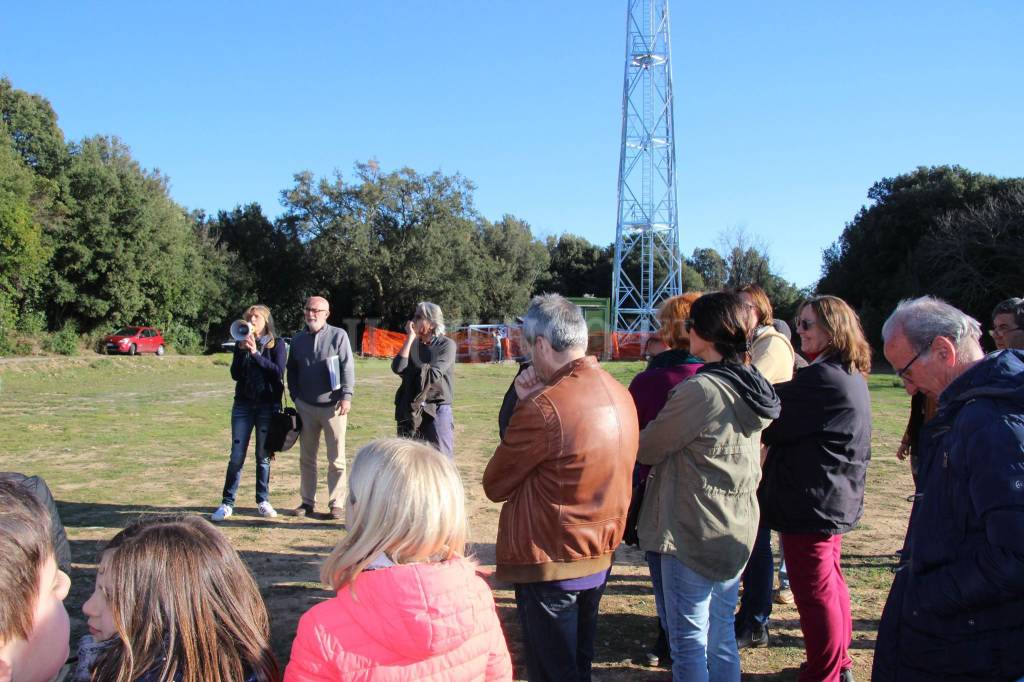 No al traliccio, assemblea con i cittadini: «Noi umiliati, pronti a nuove iniziative»