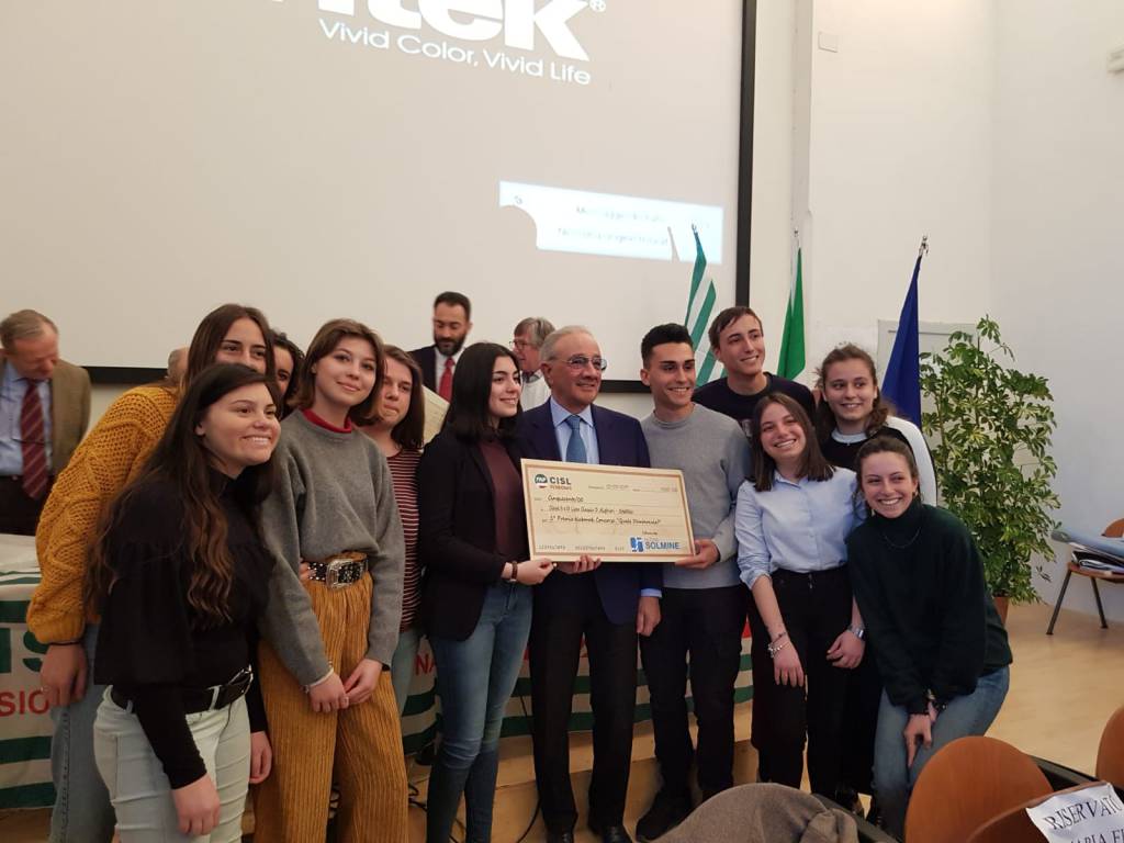 La Cisl premia gli studenti: così la democrazia entra in classe