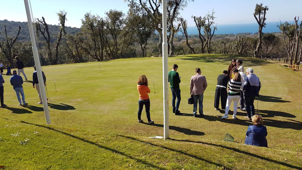 Grande successo per la lezione collettiva di golf firmata Club Punta Ala e Rotary