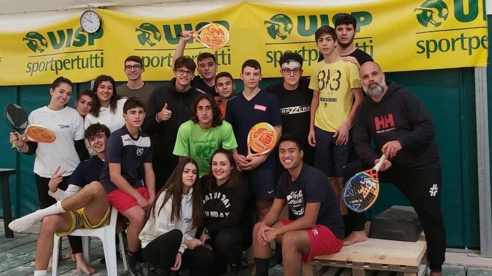 Alla scoperta del beach tennis: uscita didattica per gli studenti del Fossombroni