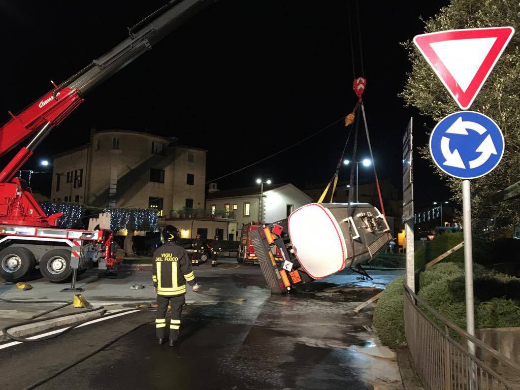 Gasolio nelle fognature, Legambienete: «Bisogna recuperarlo e limitare i danni»