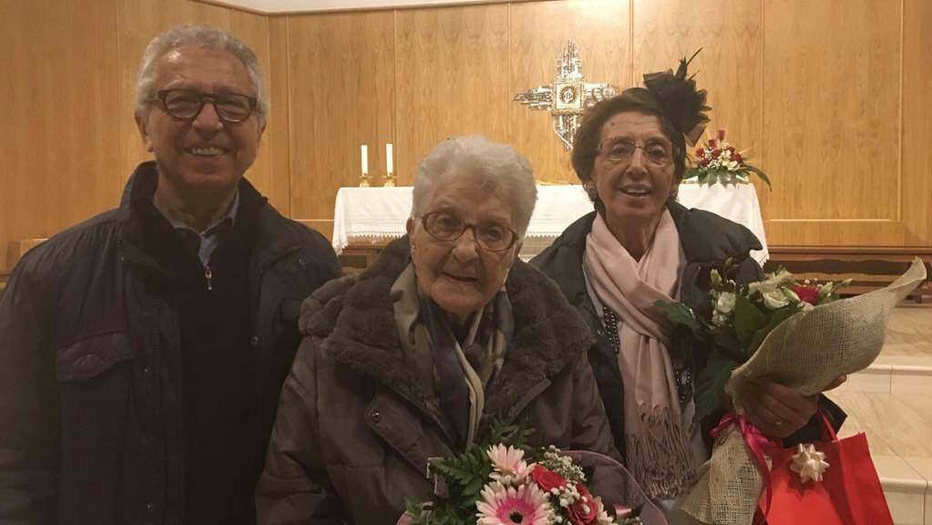 Nonna Faustina compie 100 anni e li festeggia con tutto il paese