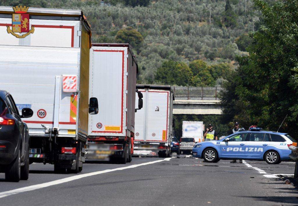 Controlli in tutta la Toscana. Sul bus di linea uomo ingoia la droga. 16 ovuli nello stomaco