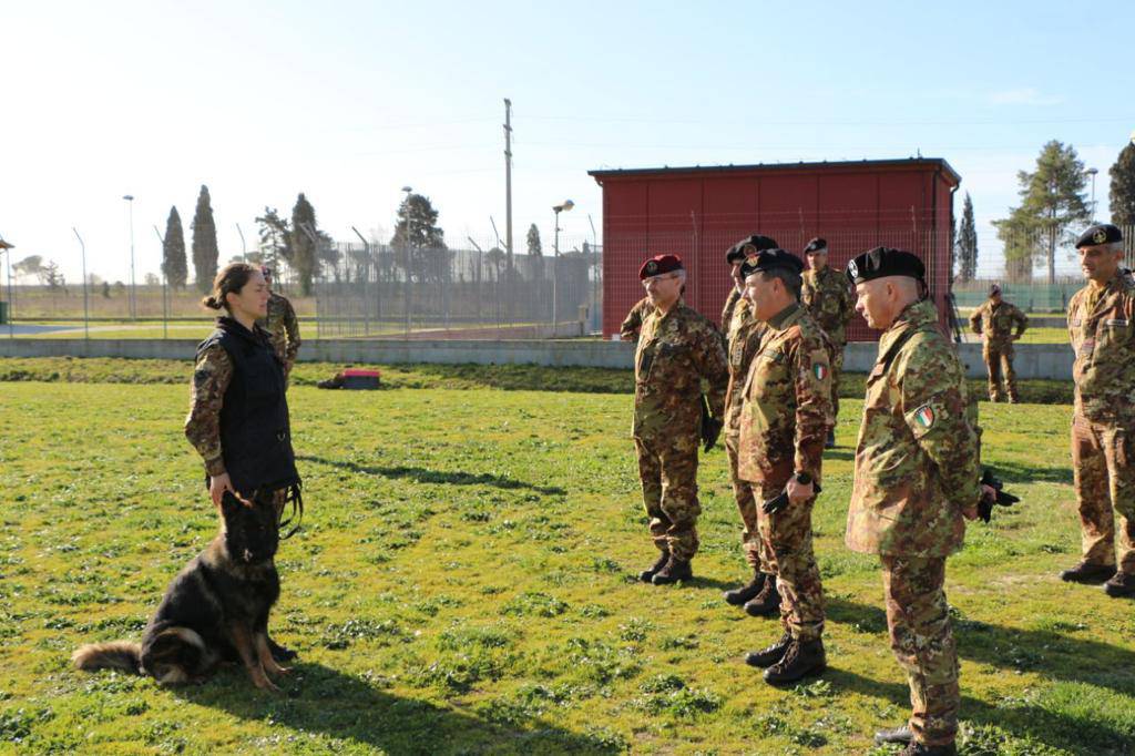 Il capo di stato maggiore dell'esercito Salvatore Marina in città