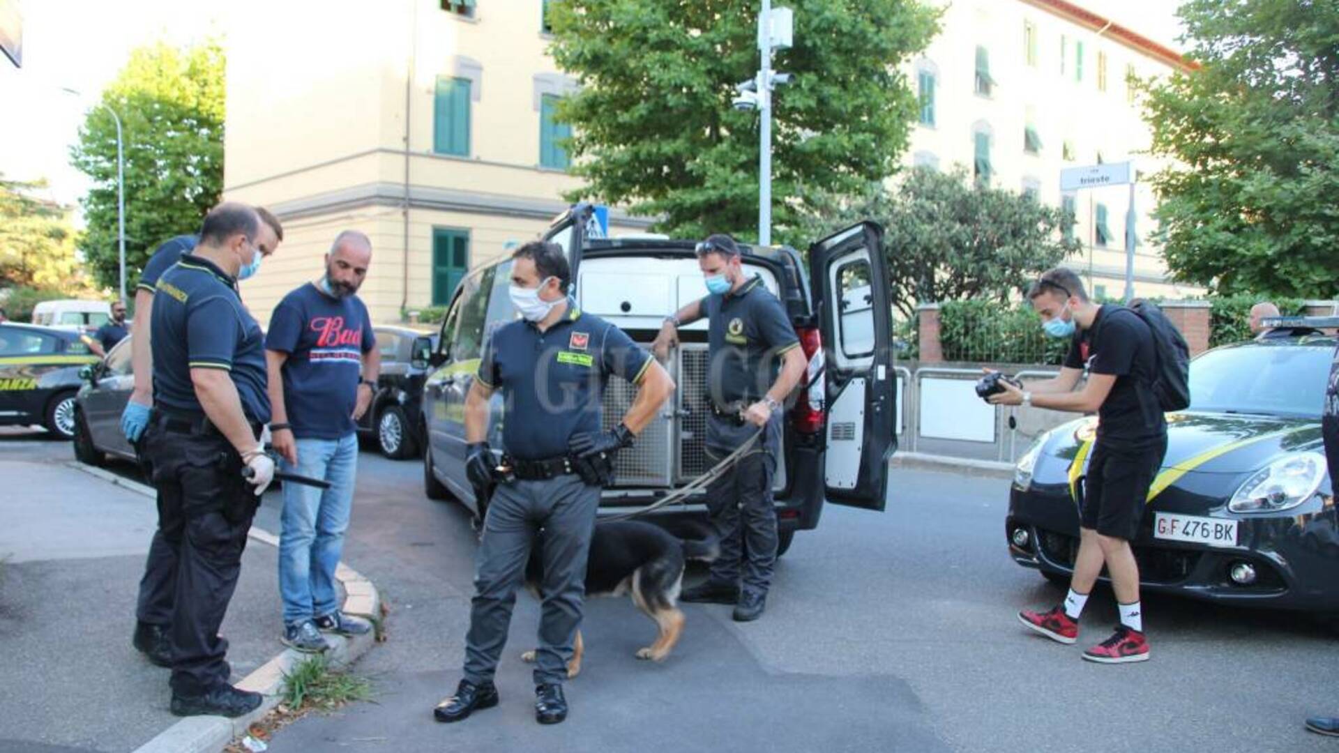 Il sindaco firma il “coprifuoco” in via Roma: negozi chiusi alle 20.