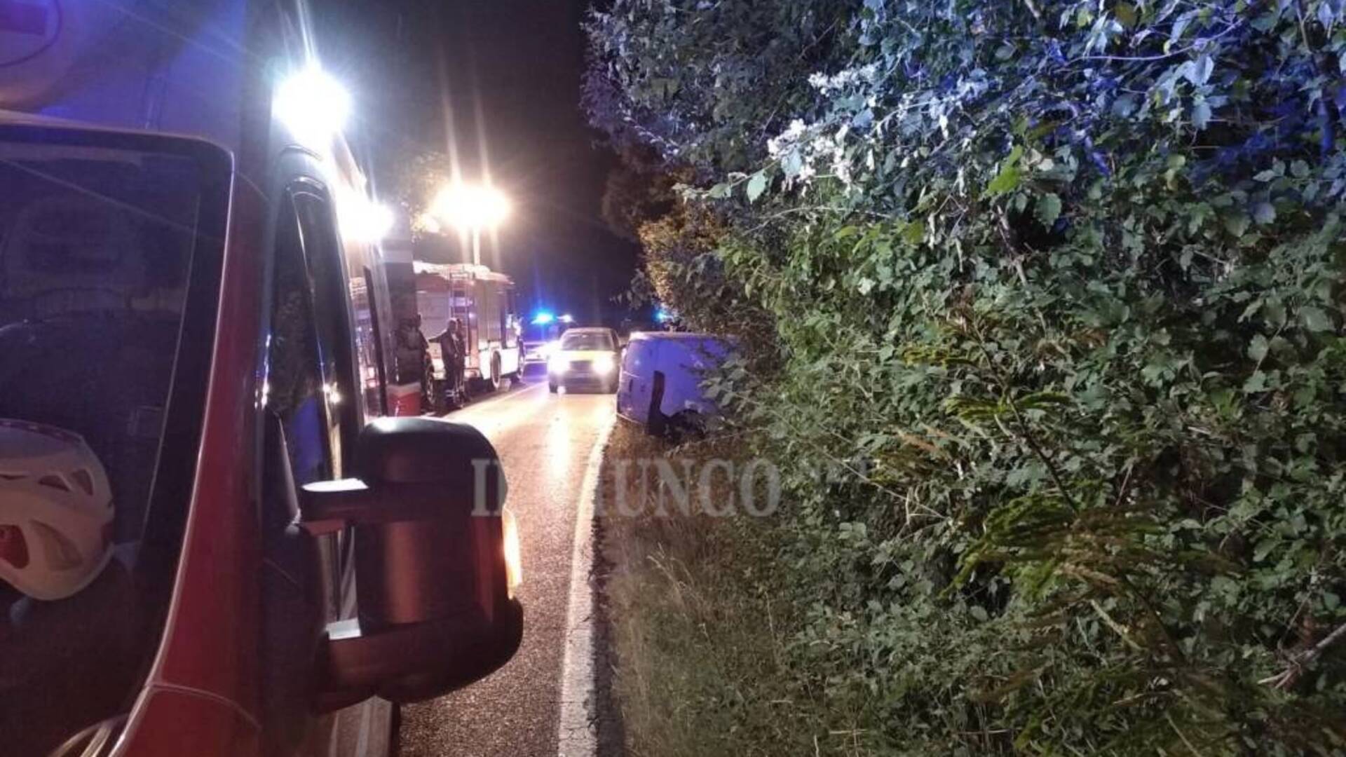 Incidente nella notte: in ospedale un ragazzo di 24 anni