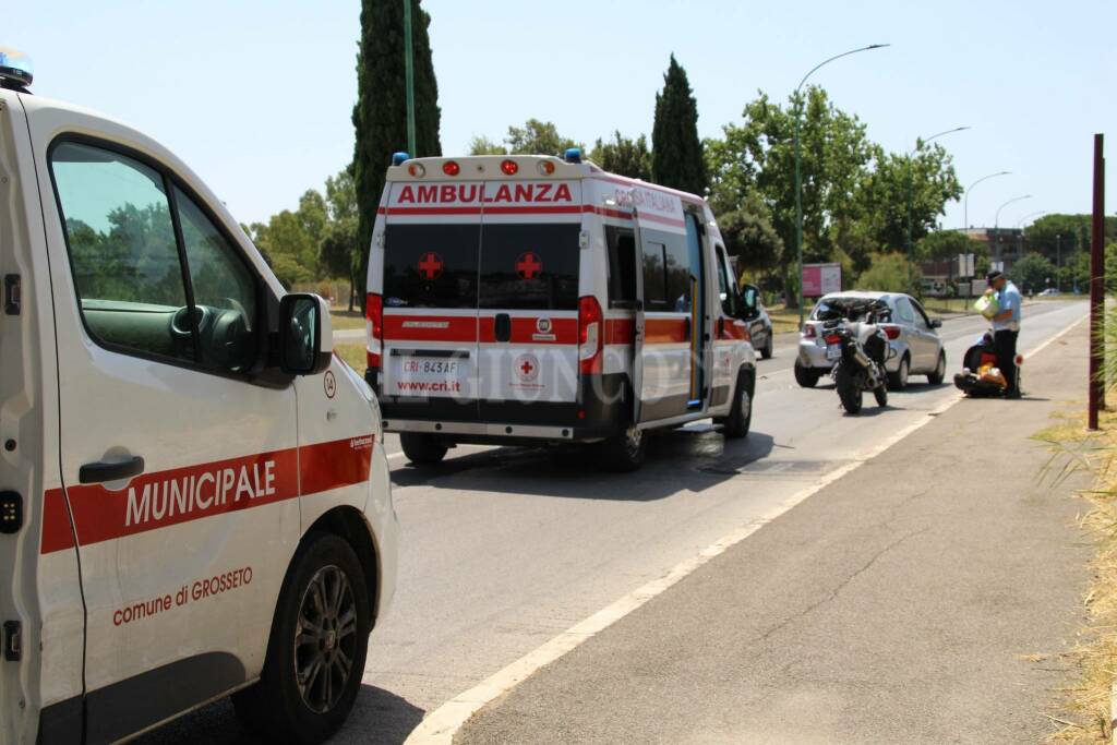 scontro tra auto e moto