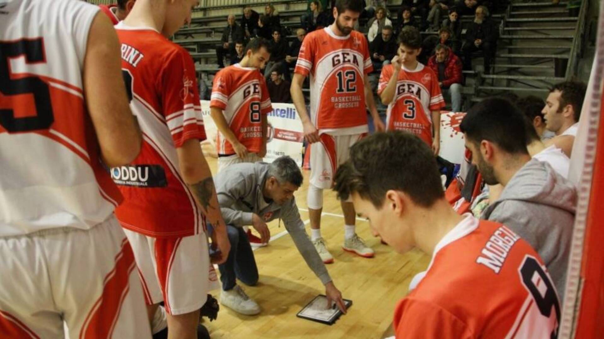 Lavoro extra per Pablo Crudeli, il coach della Gea in supporto al gruppo di mini basket