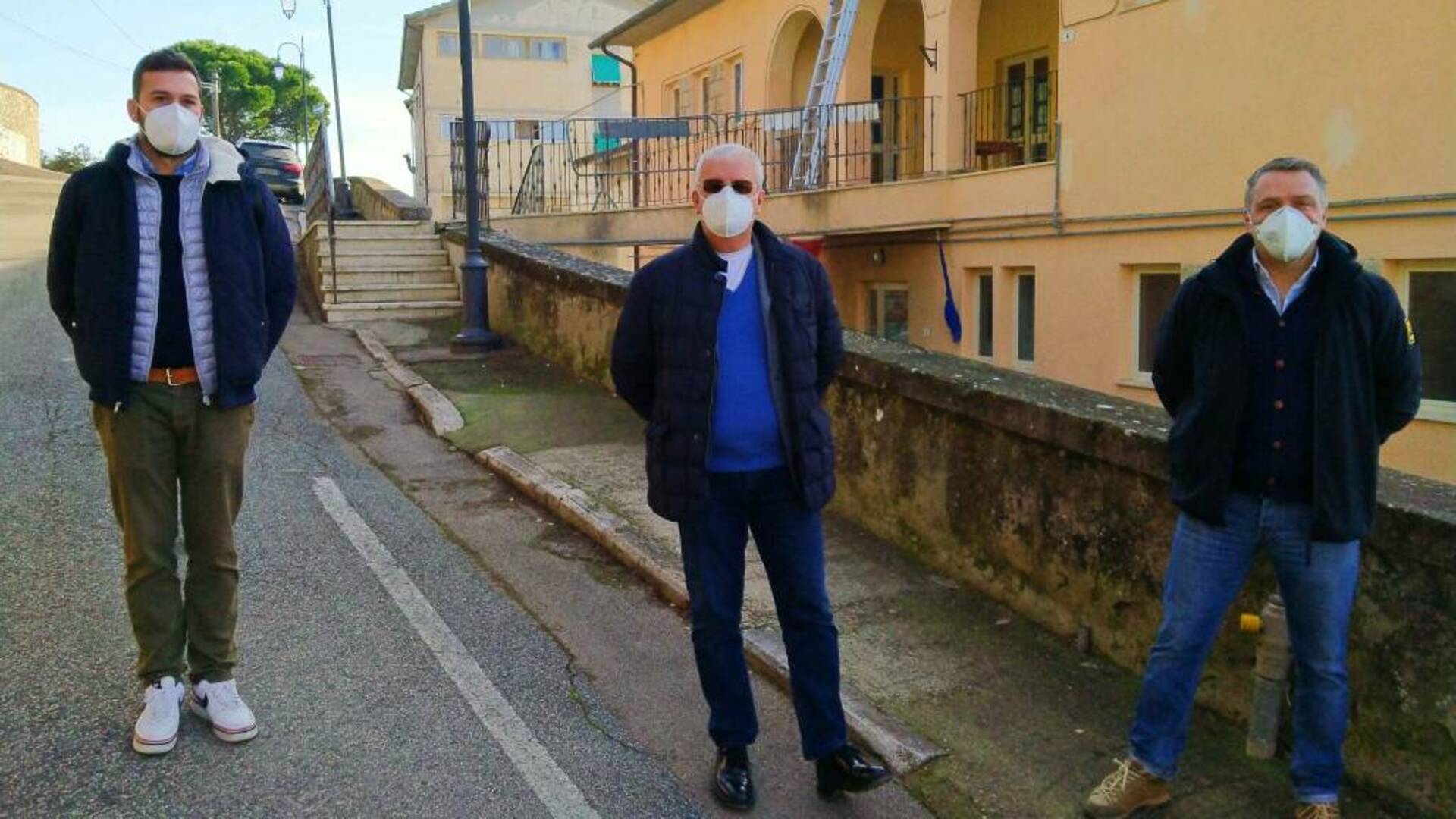 Pannelli fotovoltaici a scuola e campo sportivo, il sindaco: «Risparmio di oltre 5mila euro all’anno»