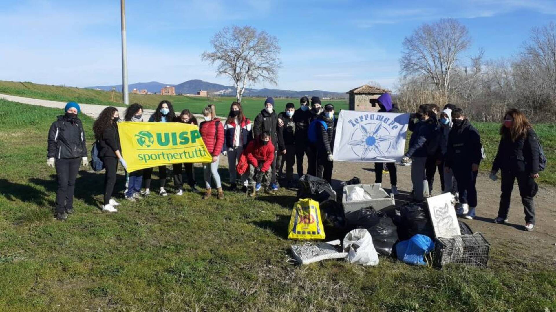 Grosseto città di fiume: gli studenti raccolgono 800 chili di rifiuti dall’Ombrone