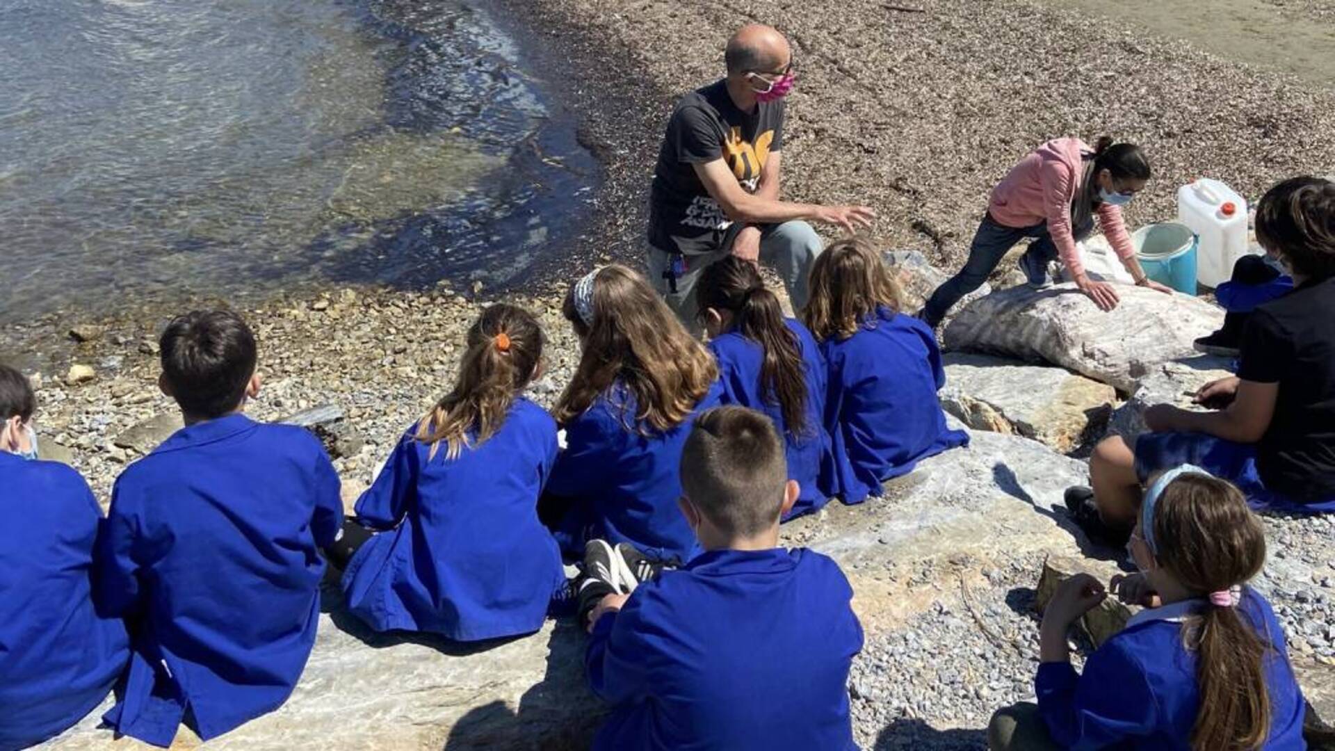 Grazie ai bambini tornano in mare i piccoli animali dell’acquario della scuola