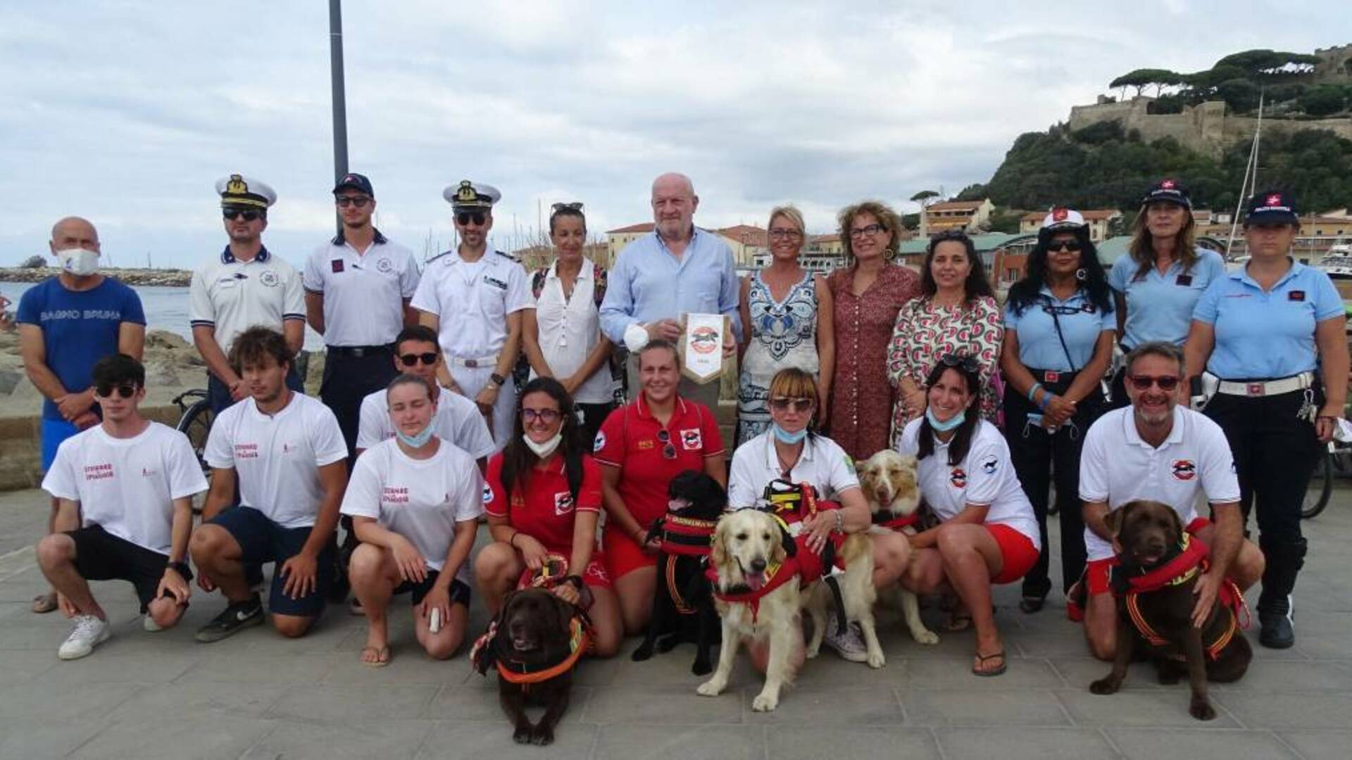 Anche a Castiglione arrivano i cani bagnino: avranno postazioni in spiaggia