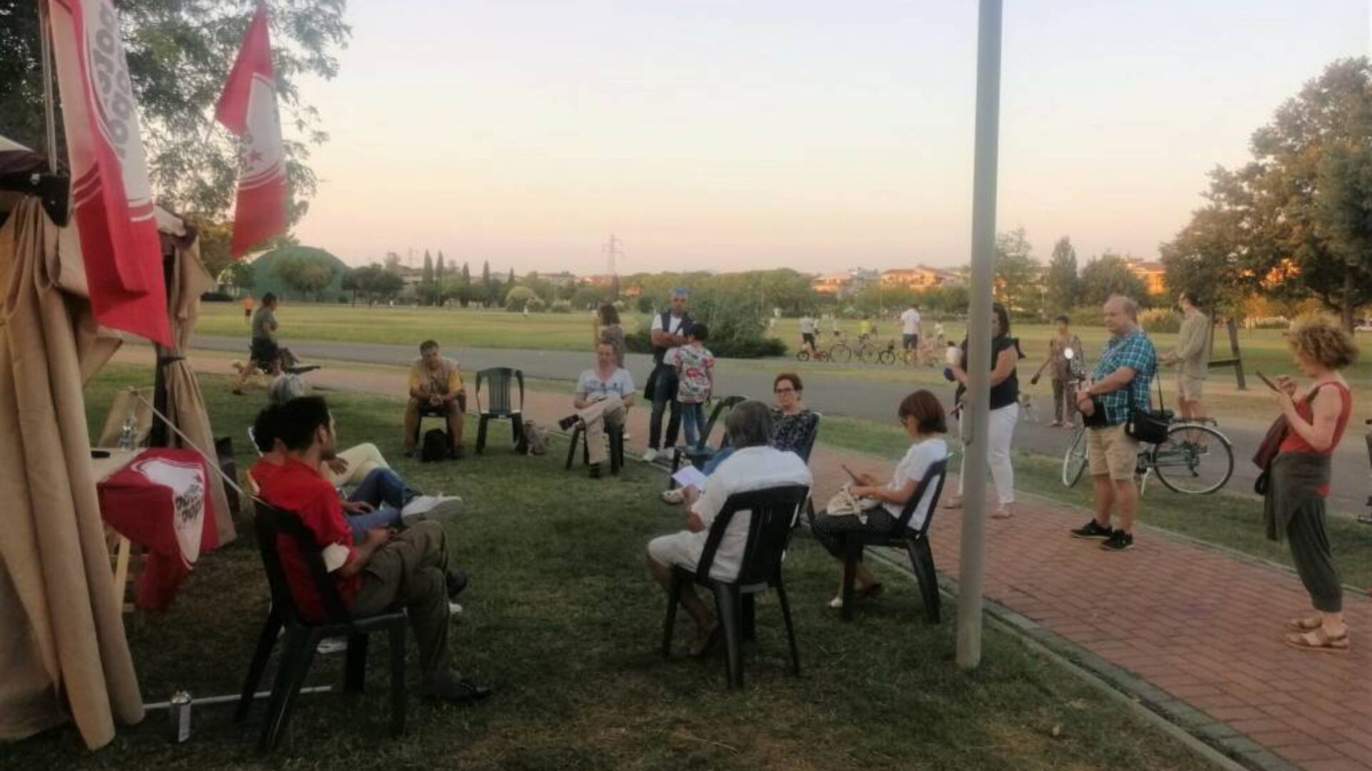 Potere al Popolo scende in piazza per la scuola: «Classi fatiscenti e trasporti inadeguati»