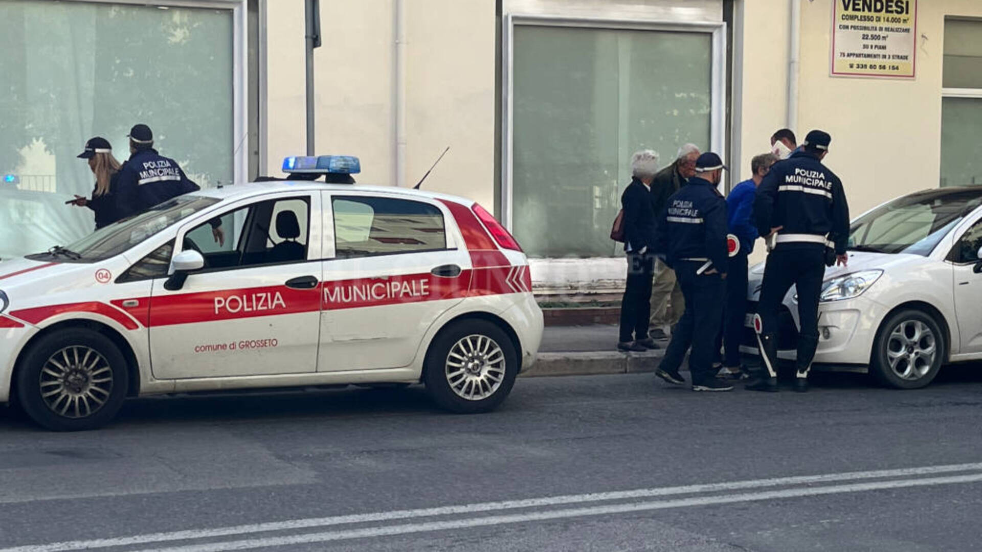 Incidente in città, scontro all’incrocio