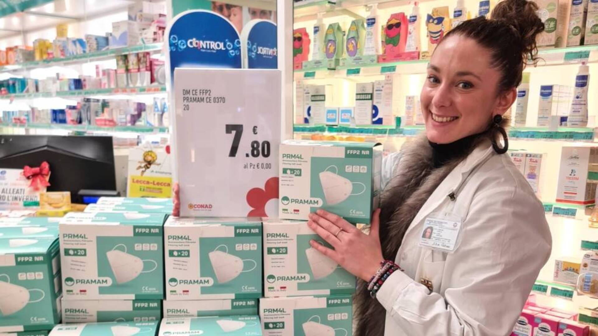 Mascherine Ffp2: offerta conveniente a 0,39 cent e tamponi a € 4,90. «Così si risponde al virus»