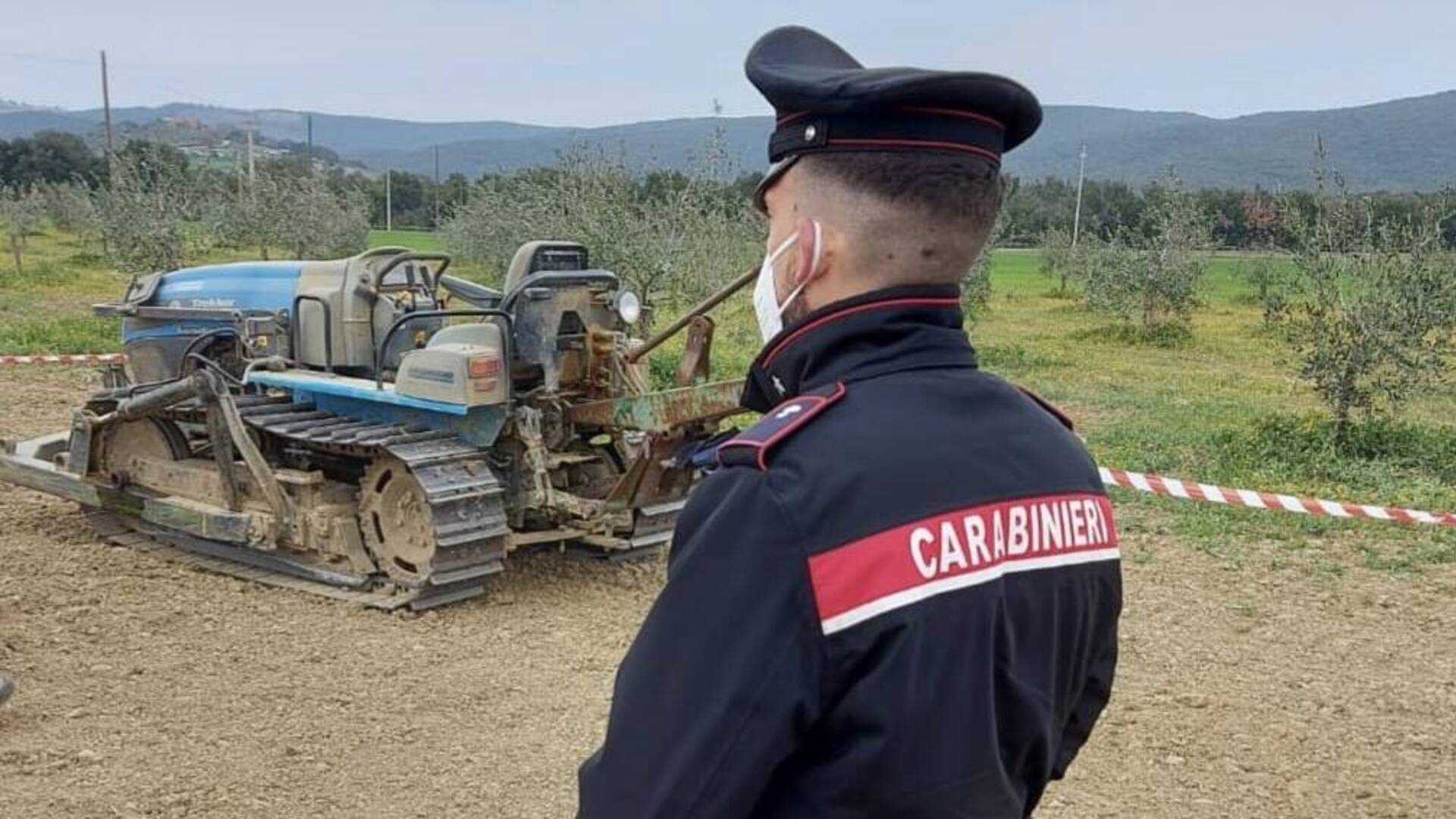 Incidente mortale: l’uomo utilizzava il trattore. Sul posto i carabinieri