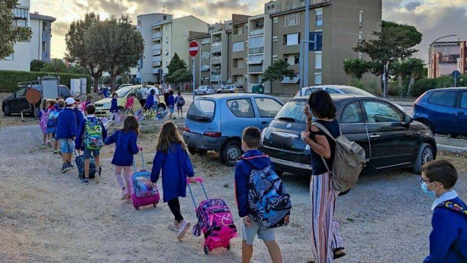 A Follonica è tornato il Pedibus, per andare a scuola a piedi o in bici