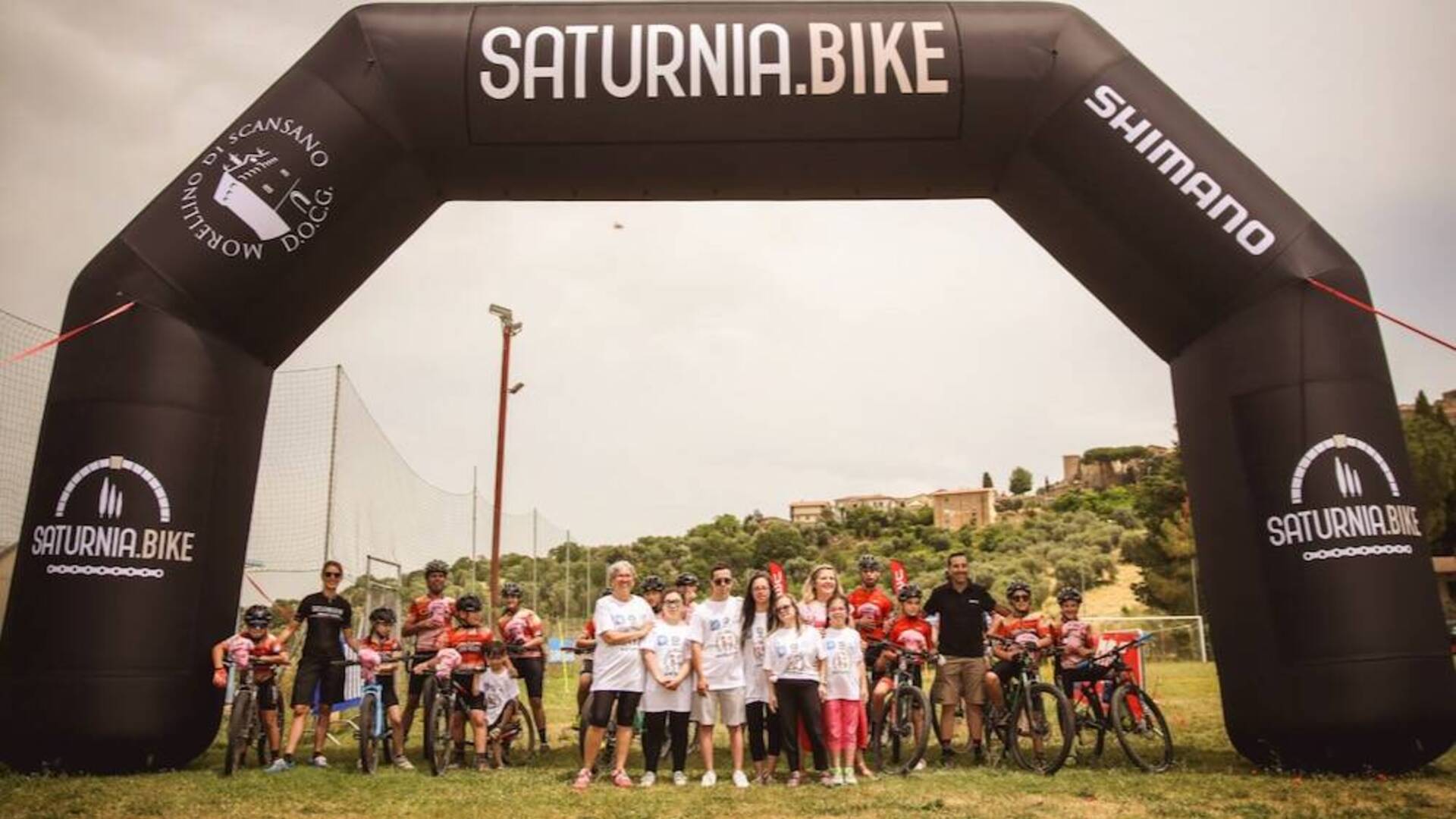 Montemerano, grande successo della cicloturistica benefica per l’Aipd e Skeep